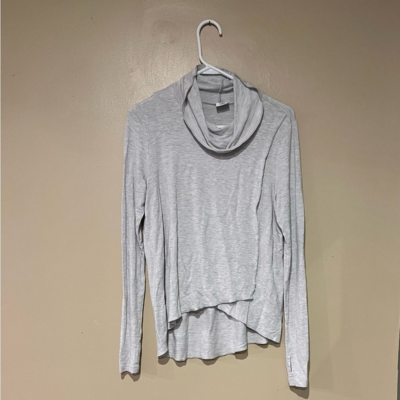 Cabi Sport Topper 3761 Gray Knit Cowl Neck Top S Athleisure Yoga Pilates - Picture 2 of 8